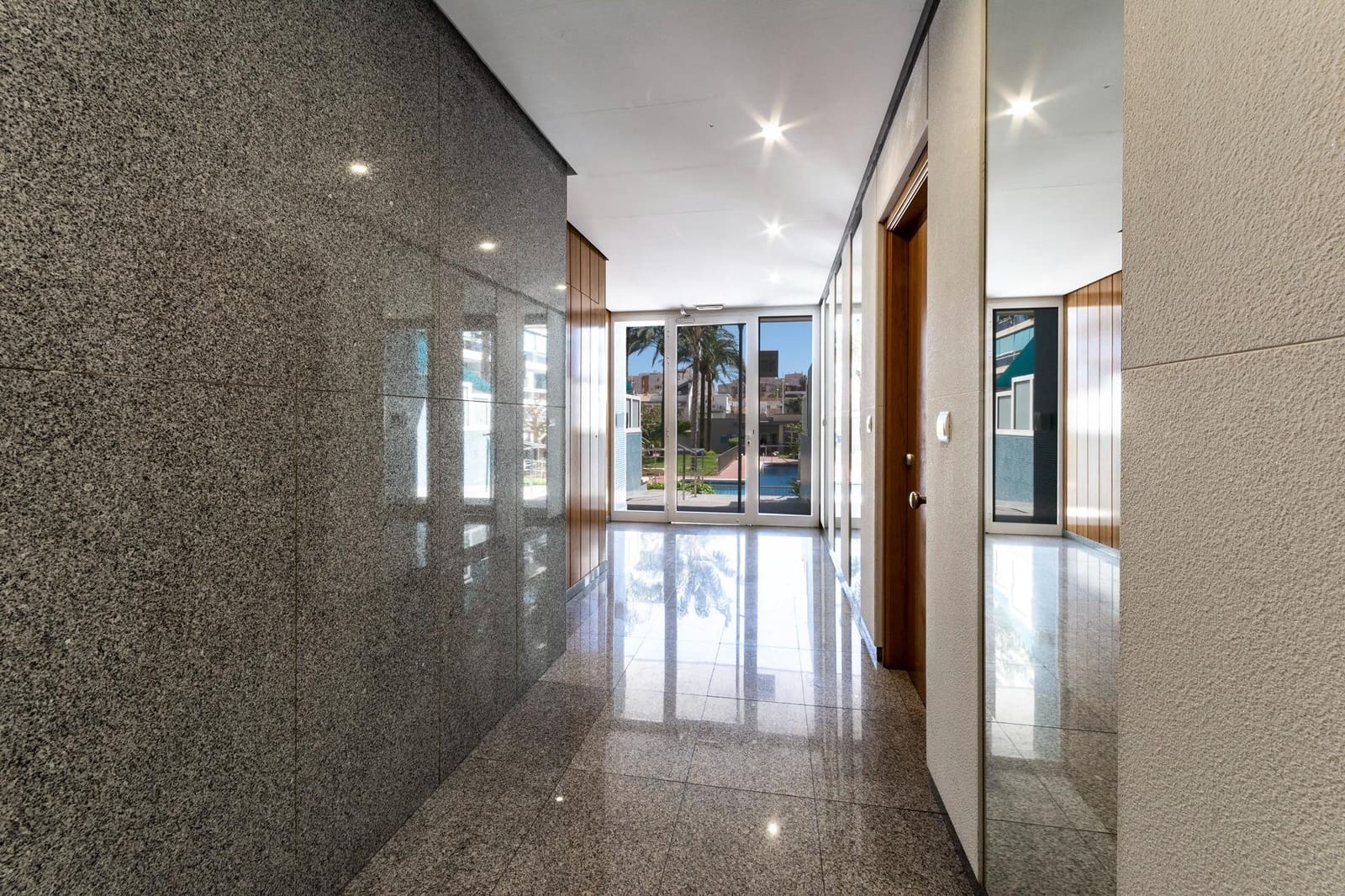 3 sypialnia Apartament na sprzedaż w Gandia z basenem garażem - 299 000 € (Ref: 9759095)