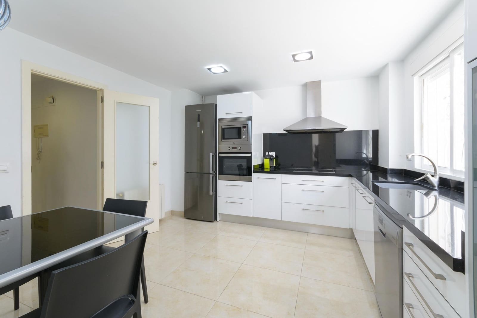 3 bedroom Apartment for sale in Gandia with garage - € 330,000 (Ref: 9833792)