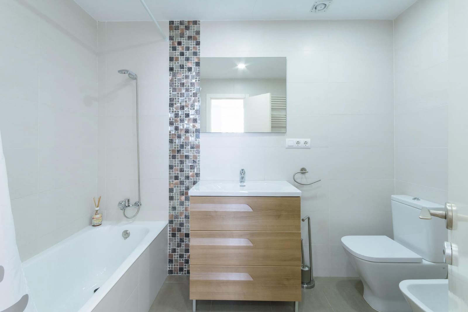 3 bedroom Apartment for sale in Gandia with garage - € 330,000 (Ref: 9833792)