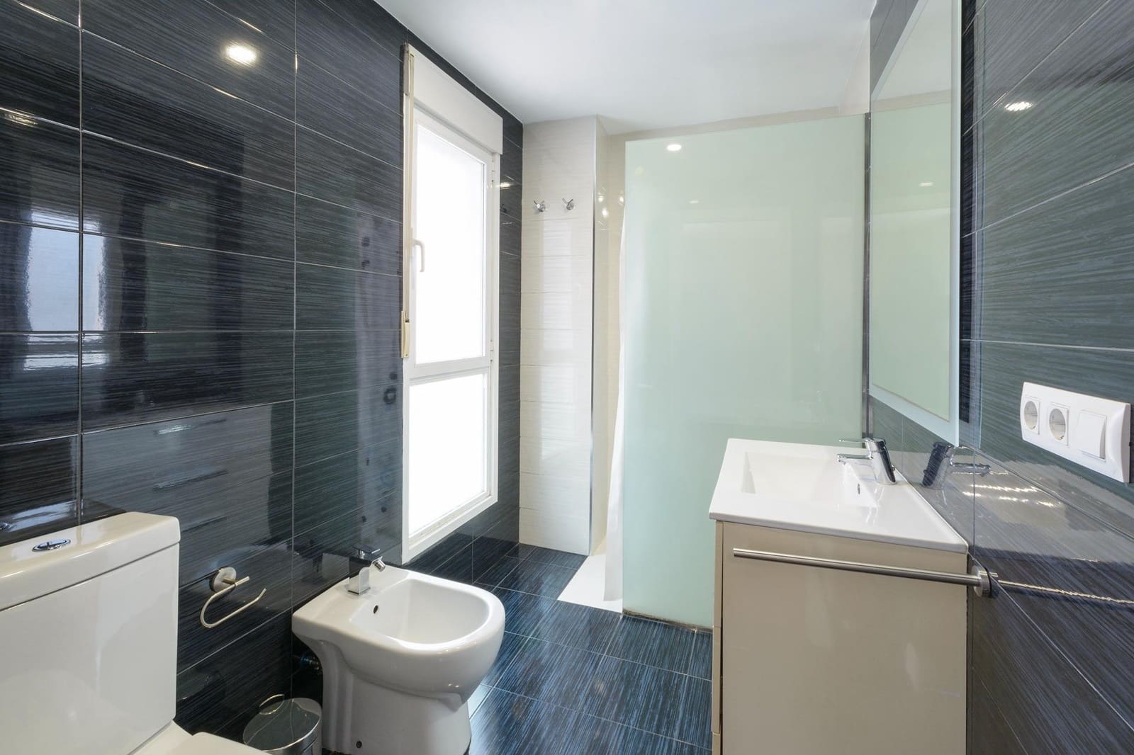 3 bedroom Apartment for sale in Gandia with garage - € 330,000 (Ref: 9833792)