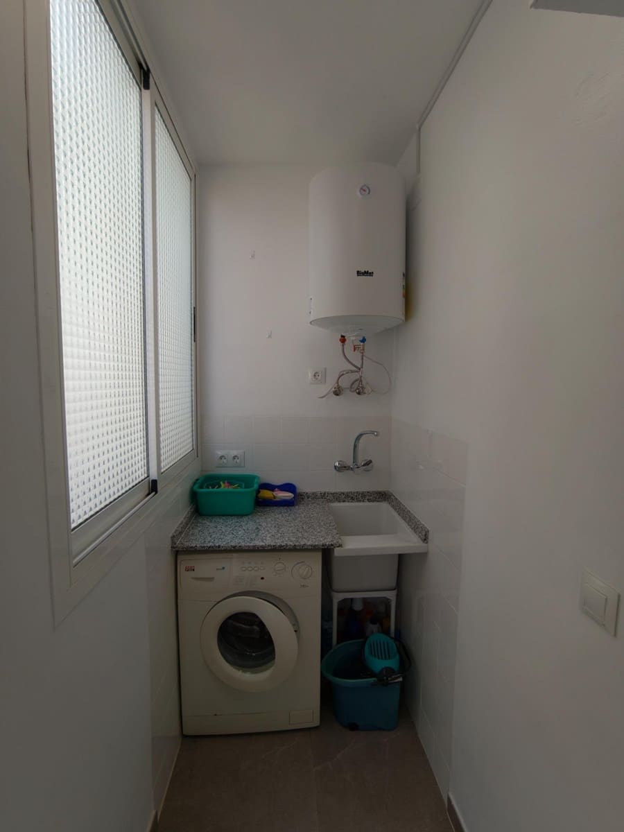 3 bedroom Flat for rent in Gandia - € 700 (Ref: 9843621)