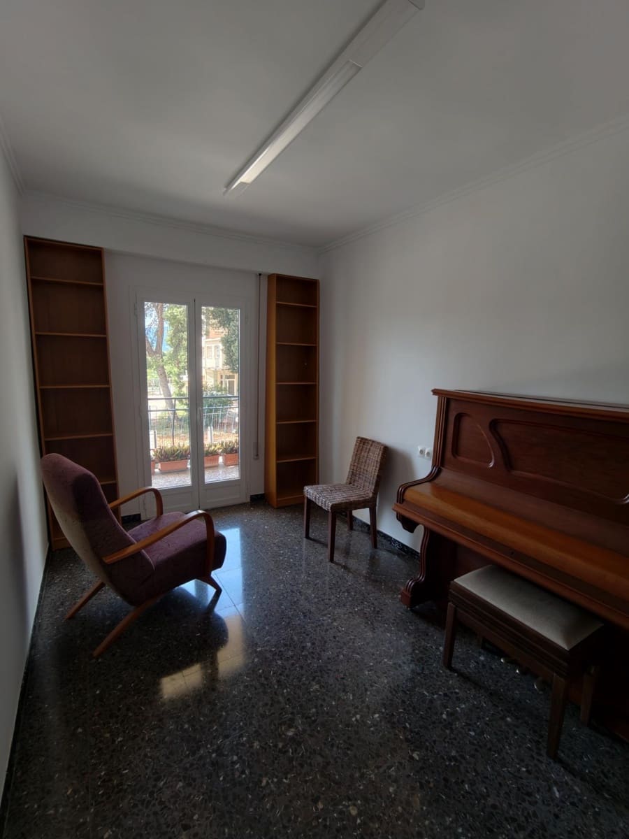 3 bedroom Flat for rent in Gandia - € 700 (Ref: 9843621)
