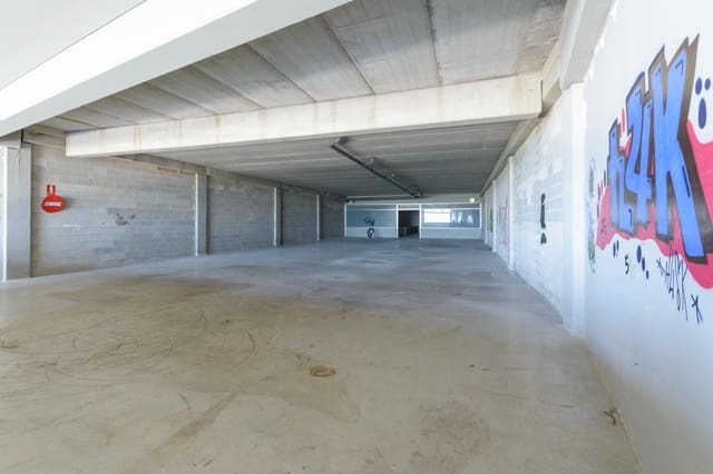 Comercial para venda em Gandia - 650 000 € (Ref: 9876567)