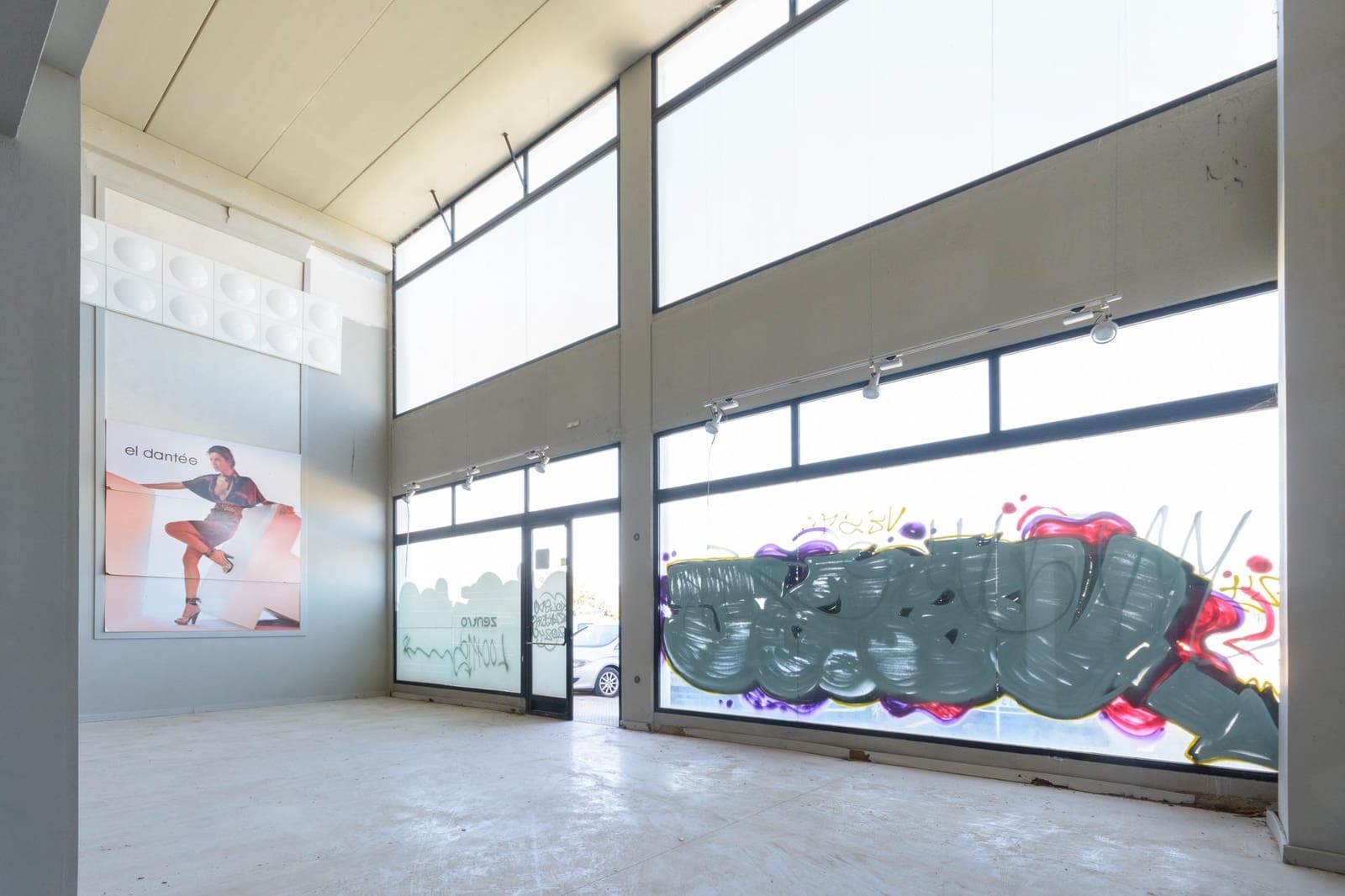 Commercial for sale in Gandia - € 650,000 (Ref: 9876567)