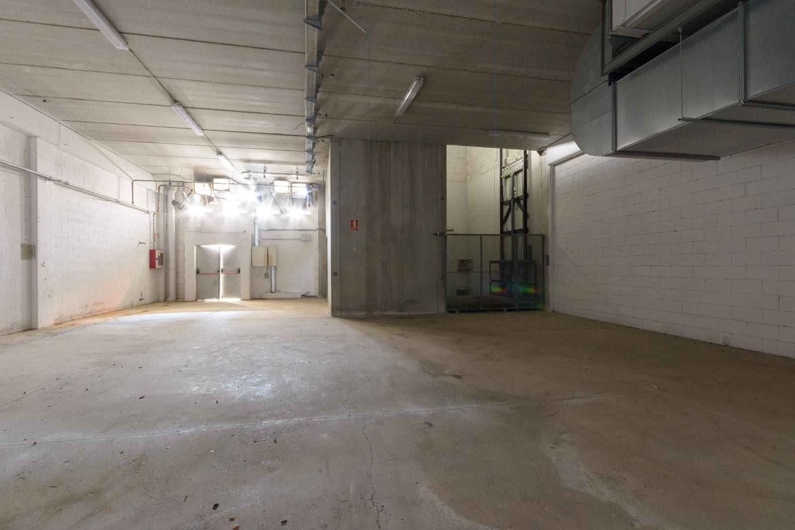Commercial for sale in Gandia - € 650,000 (Ref: 9876567)