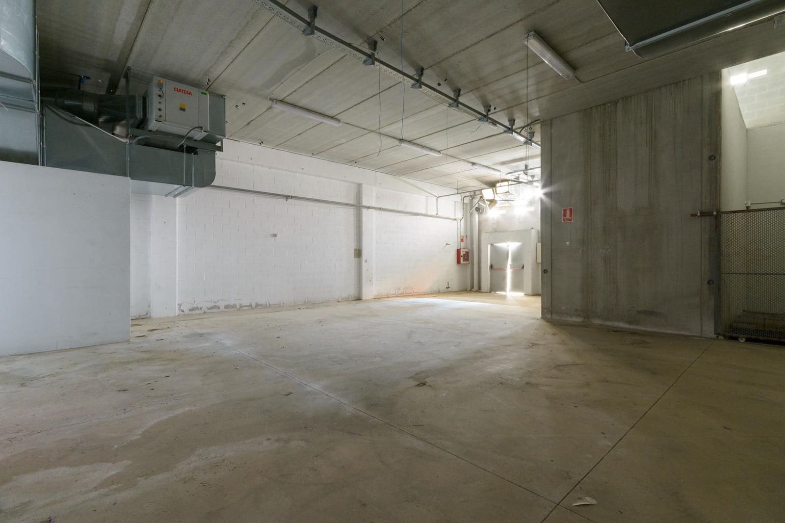 Commercial for sale in Gandia - € 650,000 (Ref: 9876567)
