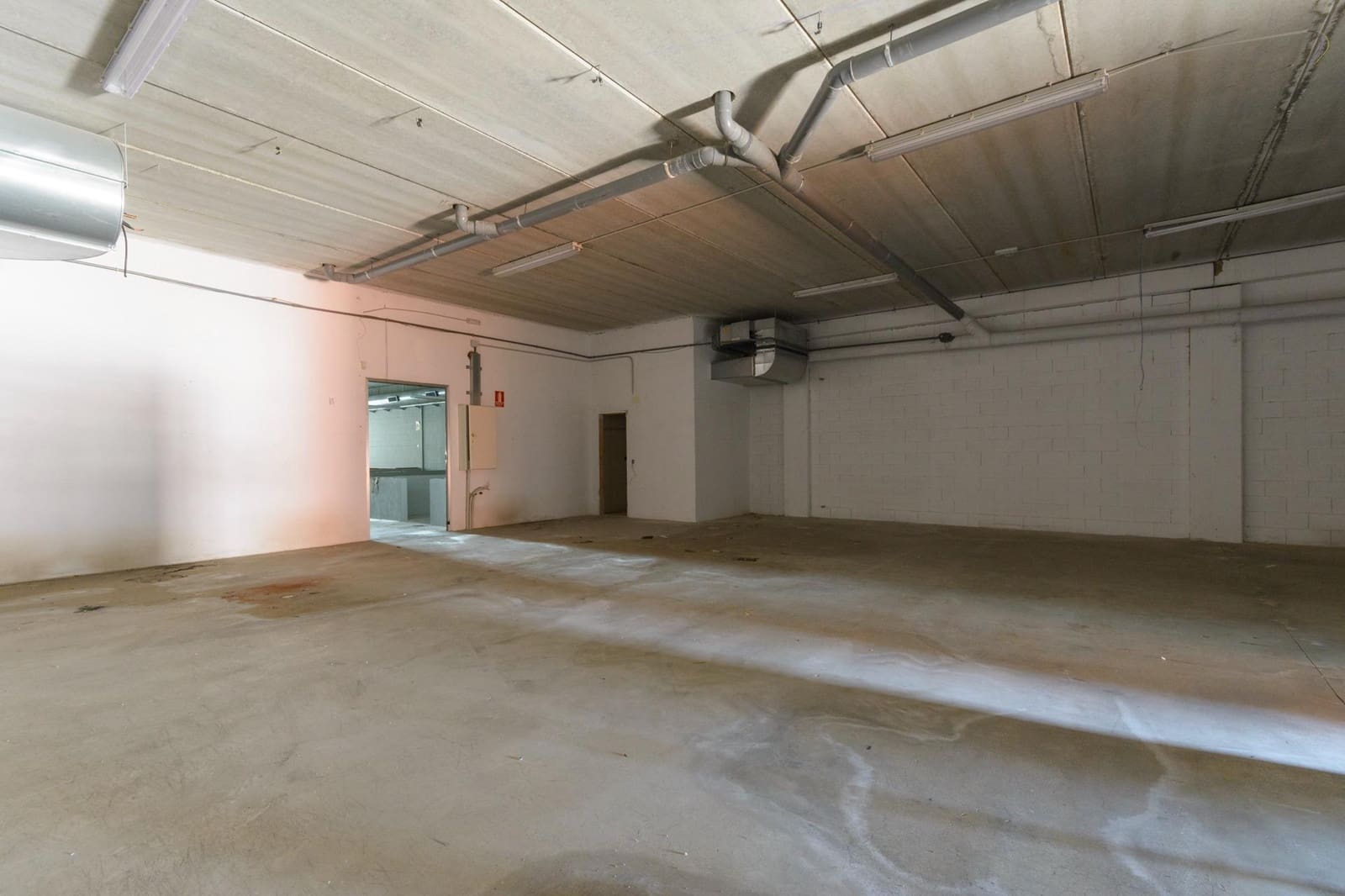Commercial for sale in Gandia - € 650,000 (Ref: 9876567)
