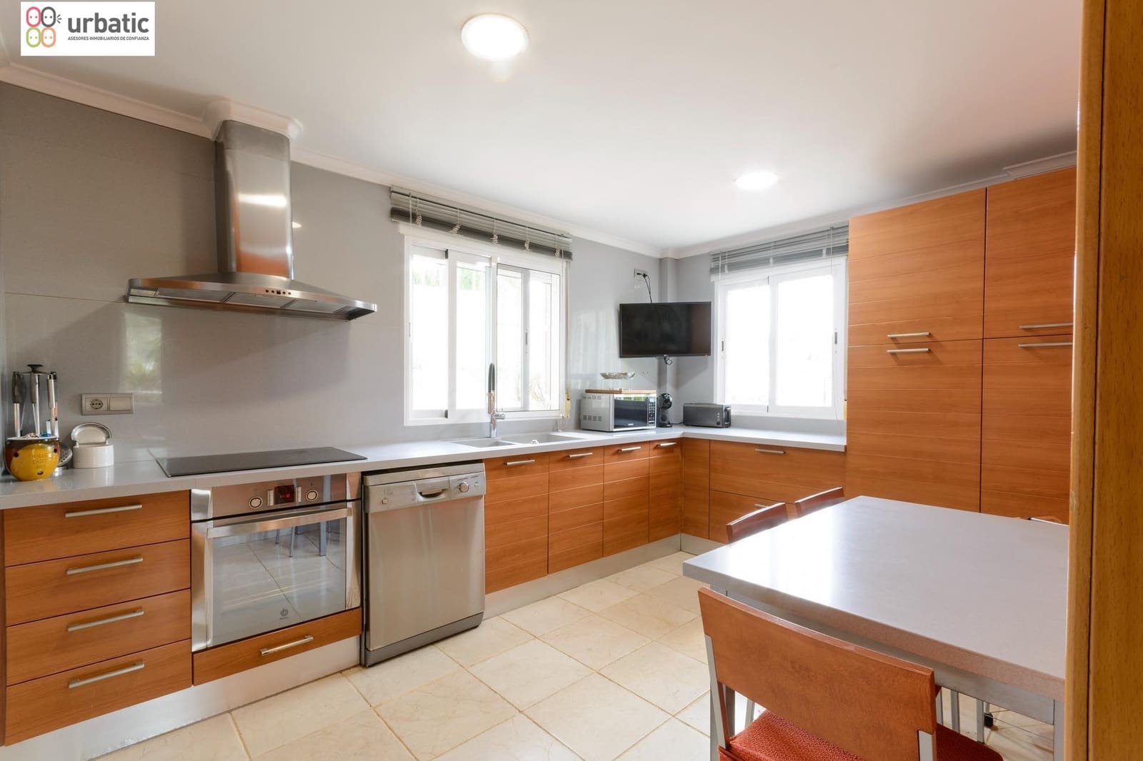4 Zimmer Villa zu verkaufen in Gandia mit Garage - 415.000 € (Ref: 9882032)