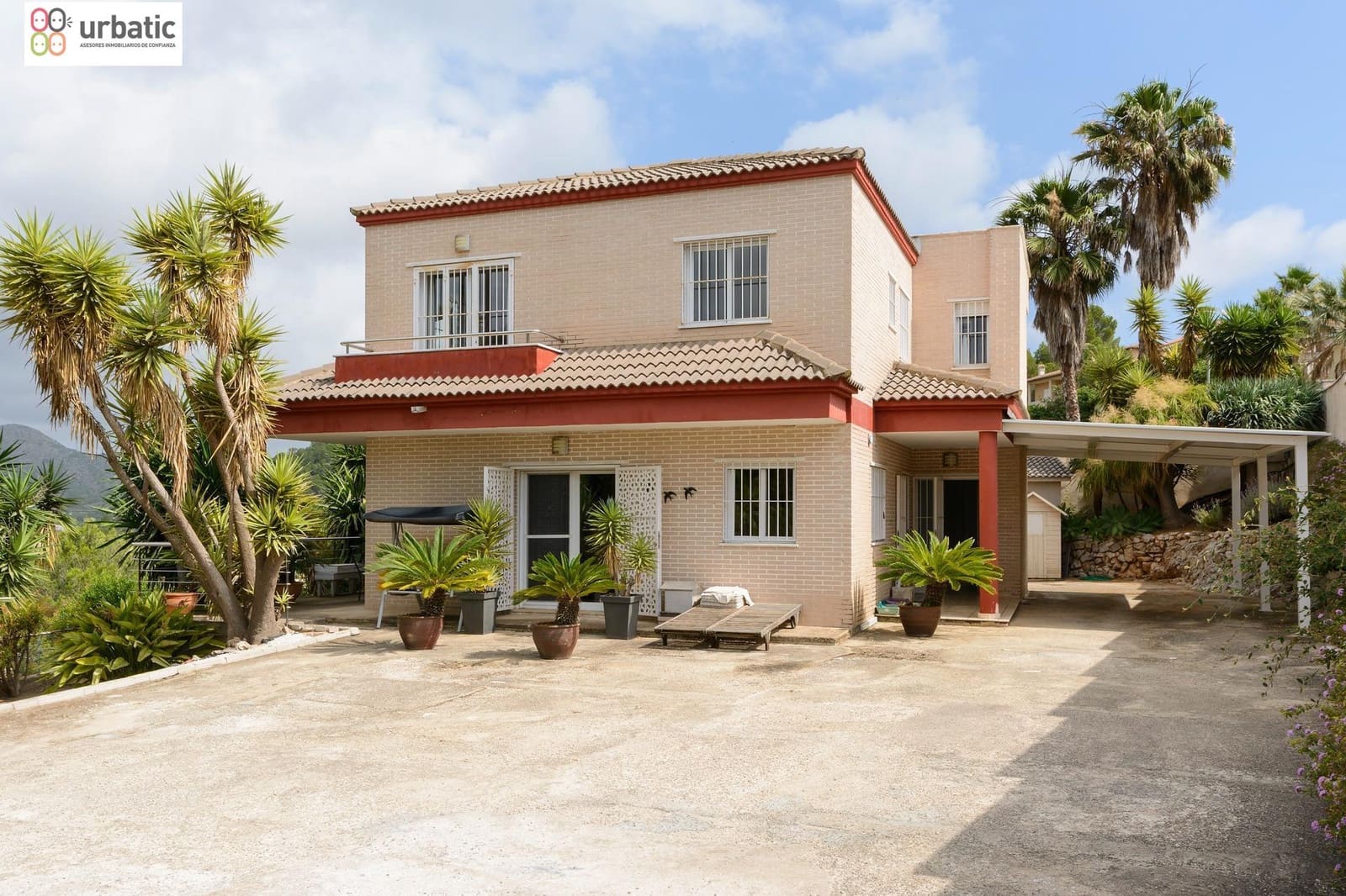 4 Zimmer Villa zu verkaufen in Gandia mit Garage - 415.000 € (Ref: 9882032)