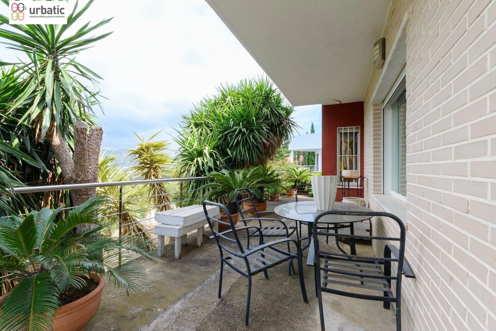 4 Zimmer Villa zu verkaufen in Gandia mit Garage - 415.000 € (Ref: 9882032)
