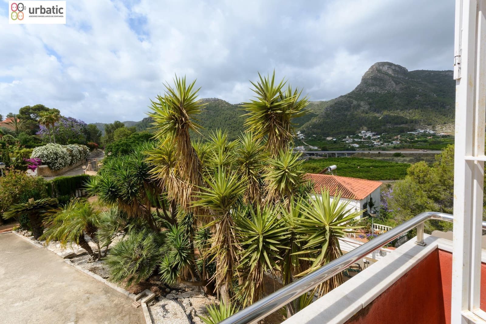 4 Zimmer Villa zu verkaufen in Gandia mit Garage - 415.000 € (Ref: 9882032)