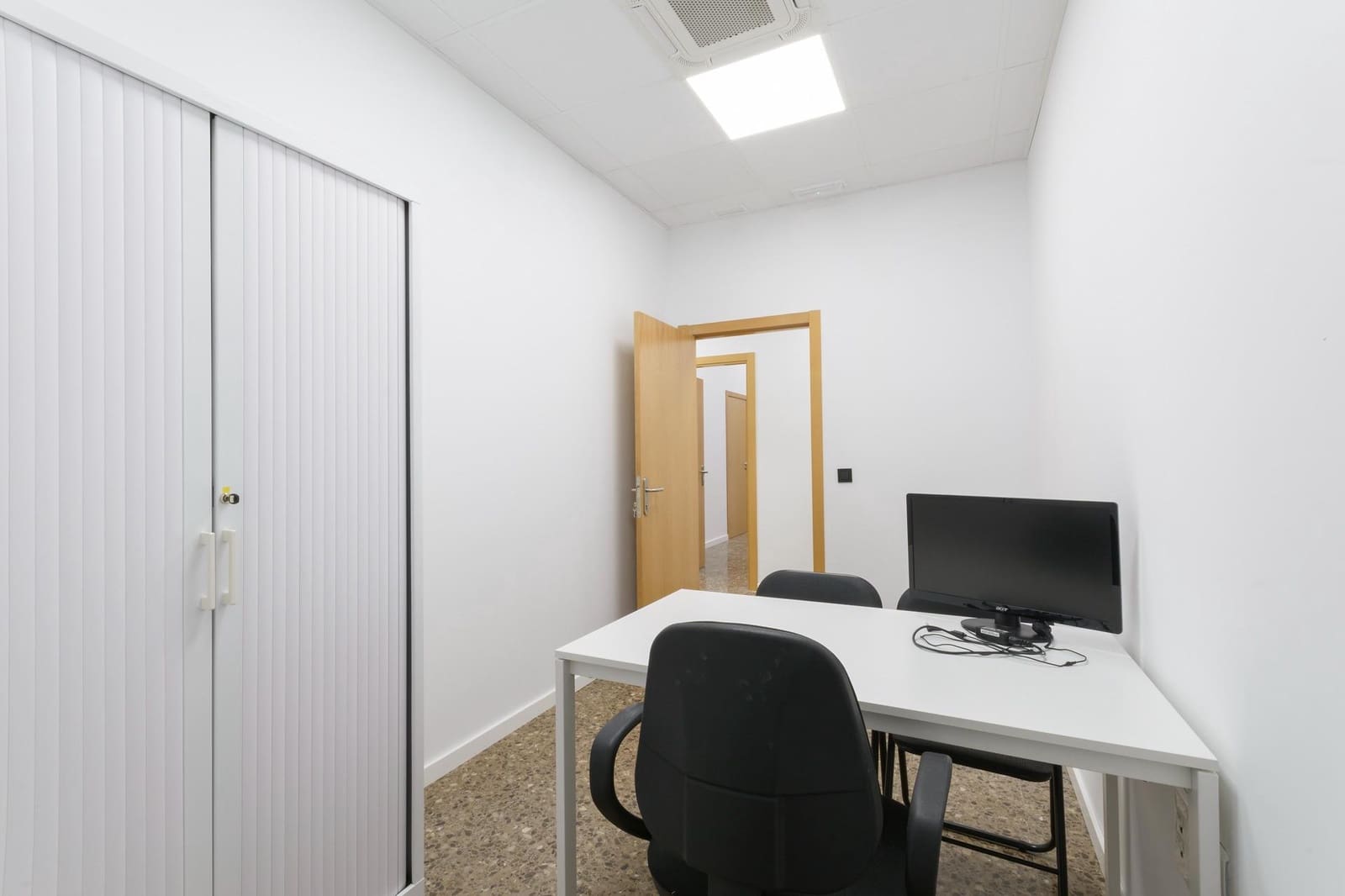 5 camera da letto Ufficio da affittare in Gandia - 300 € (Rif: 9892495)