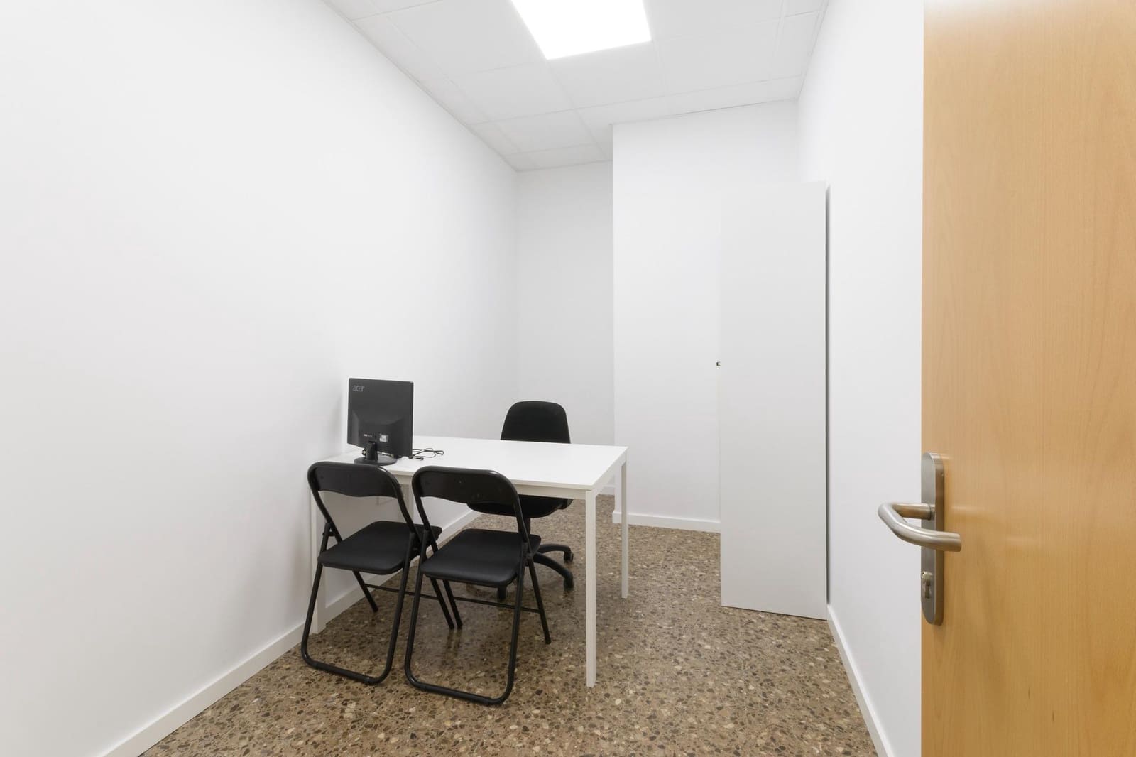 5 camera da letto Ufficio da affittare in Gandia - 300 € (Rif: 9892495)