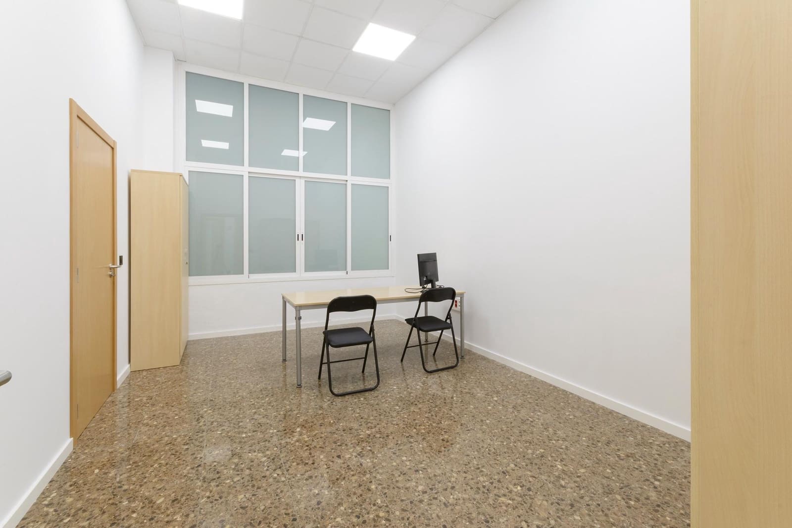 5 quarto Escritório para arrendar em Gandia - 300 € (Ref: 9892495)