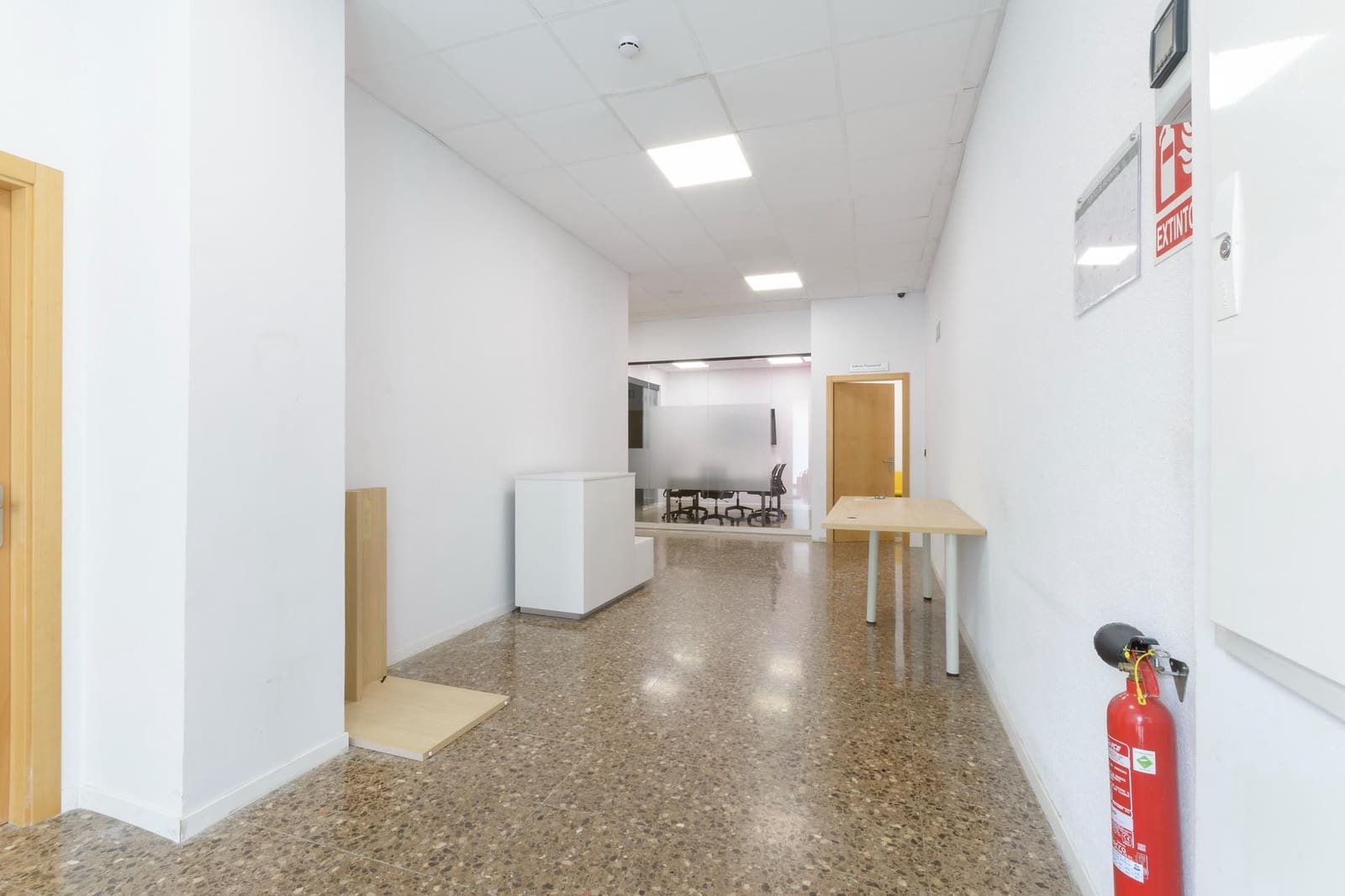 5 quarto Escritório para arrendar em Gandia - 300 € (Ref: 9892495)