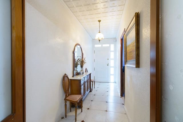 Apartamento de 3 habitaciones en Gandia en venta - 139.900 € (Ref: 9898923)