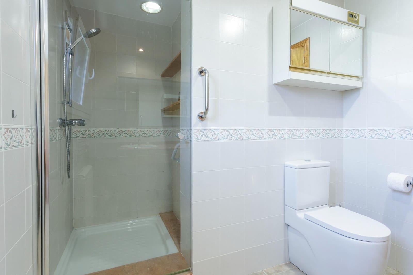 6 sypialnia Willa na sprzedaż w La Drova z basenem garażem - 565 000 € (Ref: 9940077)