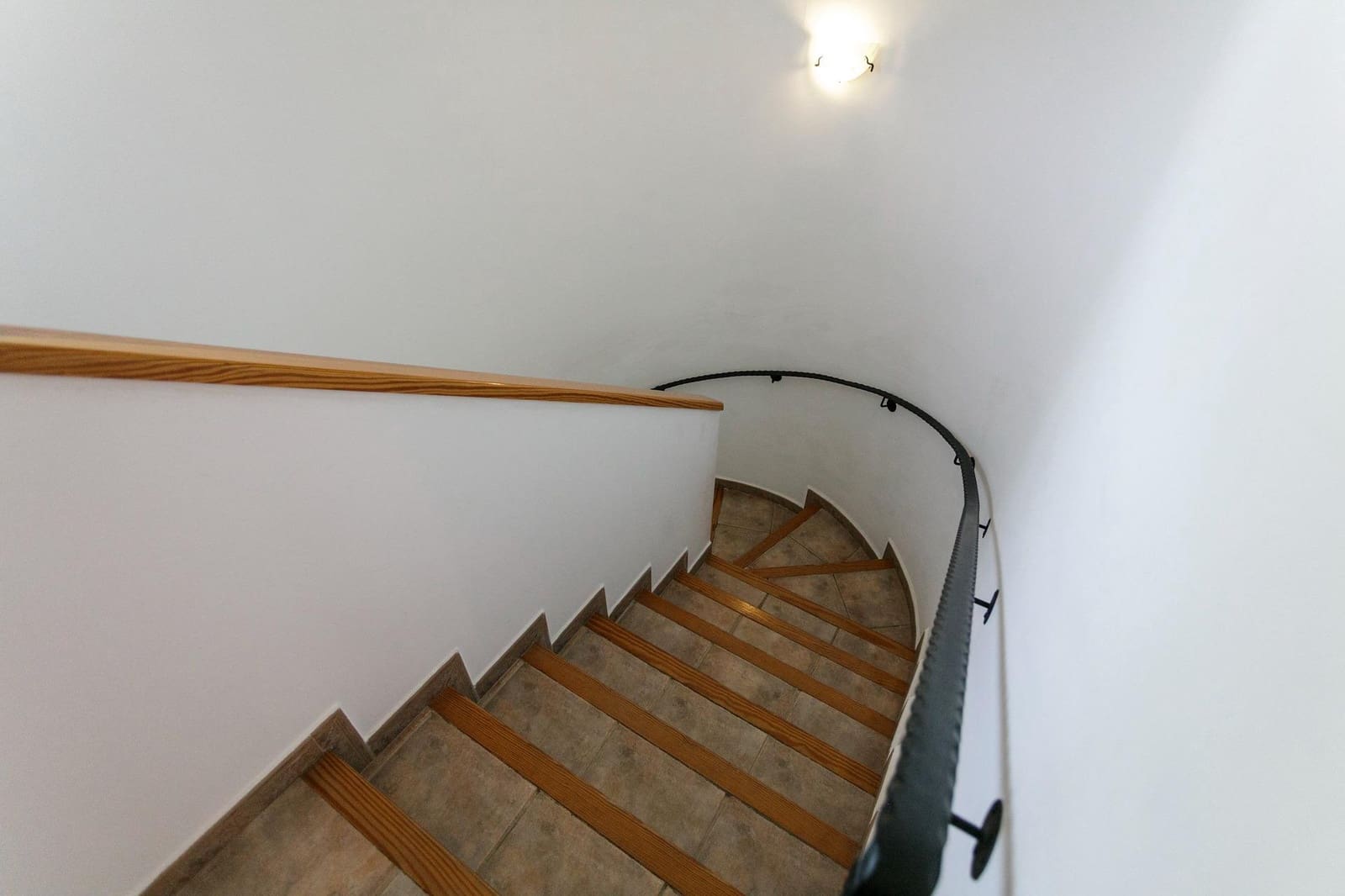 6 sypialnia Willa na sprzedaż w La Drova z basenem garażem - 565 000 € (Ref: 9940077)
