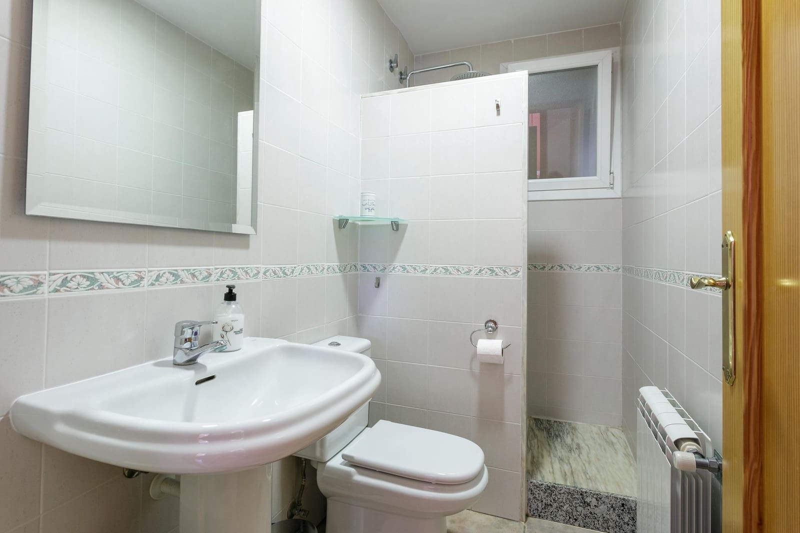 6 sypialnia Willa na sprzedaż w La Drova z basenem garażem - 565 000 € (Ref: 9940077)