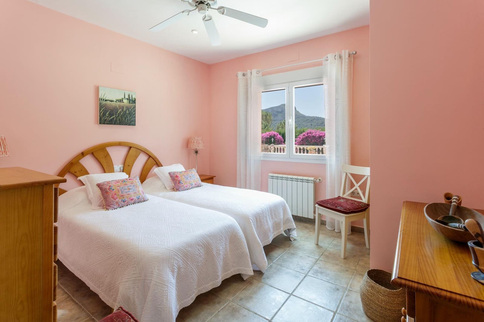 6 sypialnia Willa na sprzedaż w La Drova z basenem garażem - 565 000 € (Ref: 9940077)