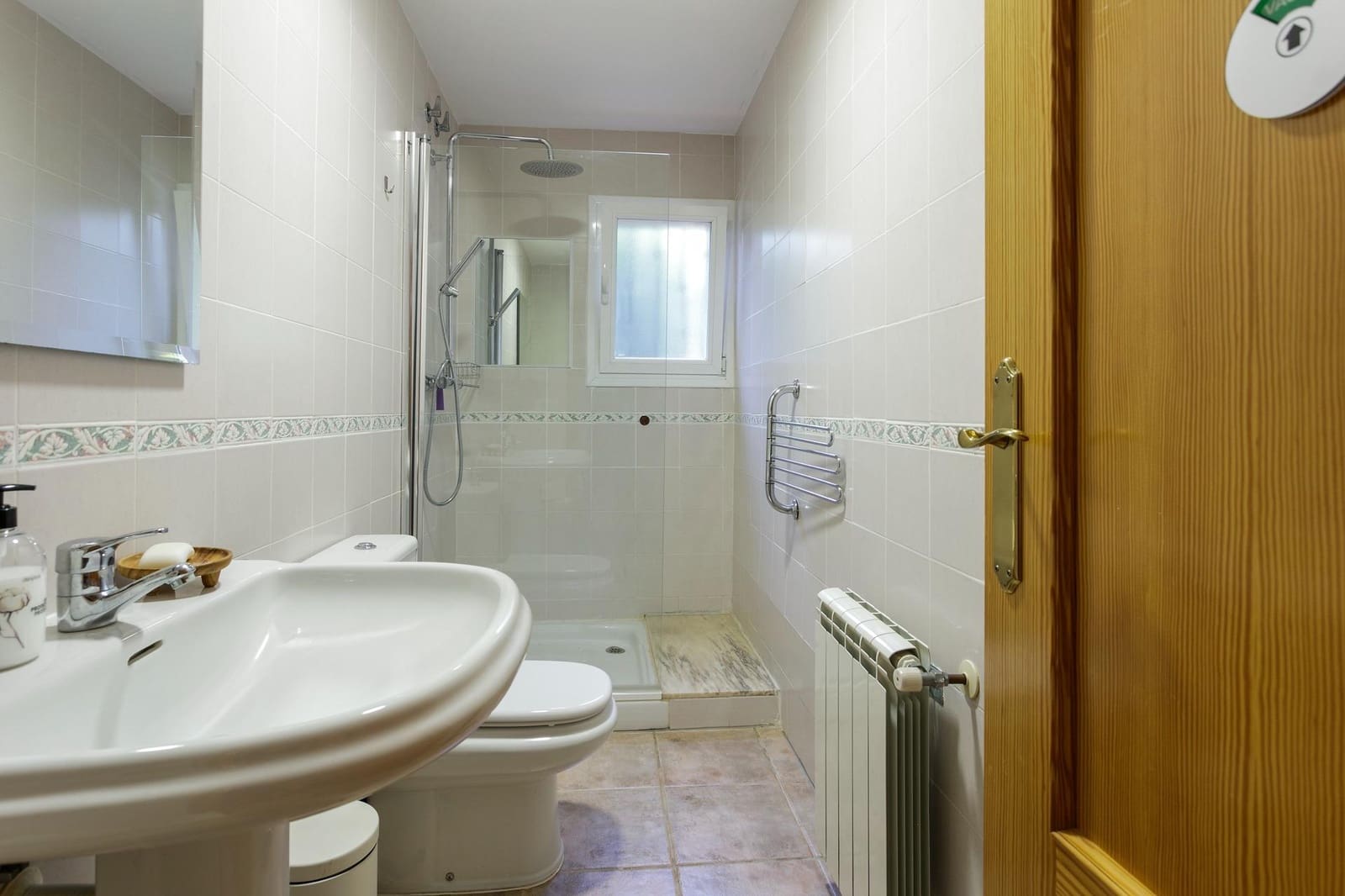 6 sypialnia Willa na sprzedaż w La Drova z basenem garażem - 565 000 € (Ref: 9940077)