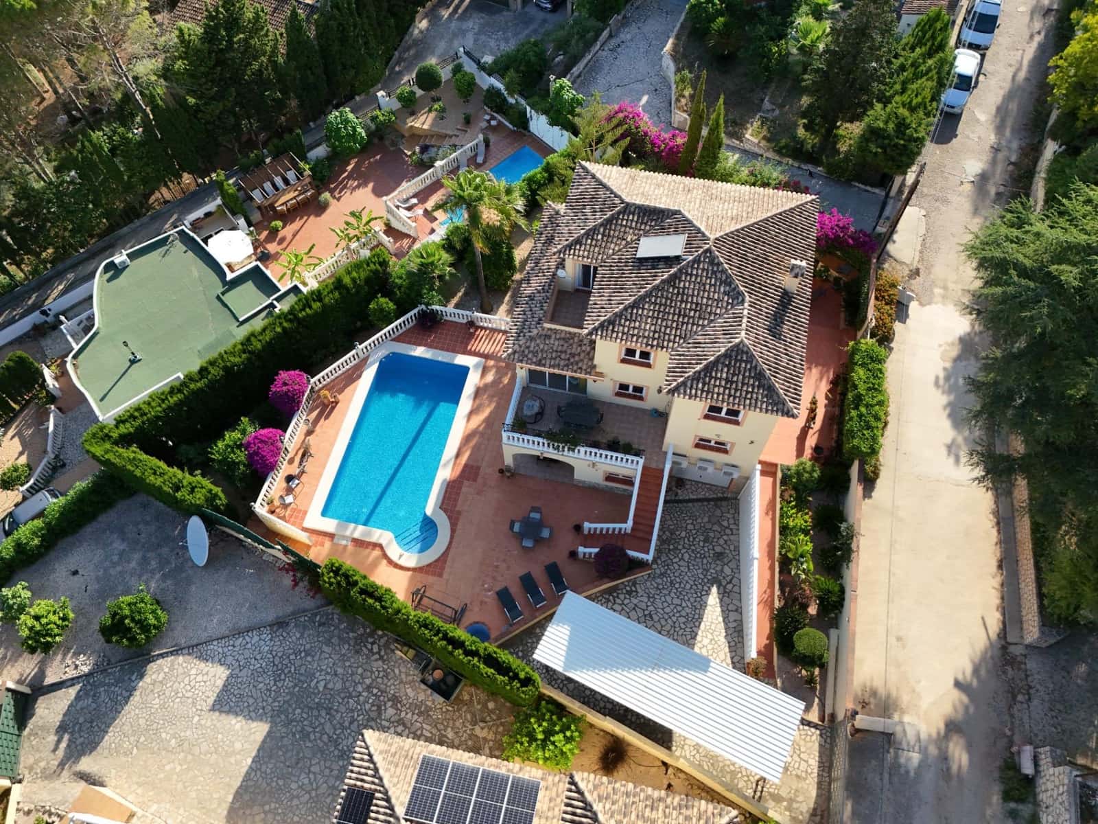 6 sypialnia Willa na sprzedaż w La Drova z basenem garażem - 565 000 € (Ref: 9940077)