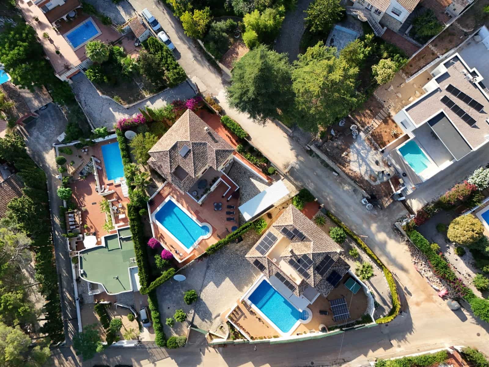 6 sypialnia Willa na sprzedaż w La Drova z basenem garażem - 565 000 € (Ref: 9940077)