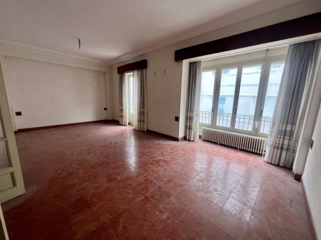 7 makuuhuone Asunto myytävänä paikassa Centro, Elche / Elx - 350 000 € (Ref: 9963196)