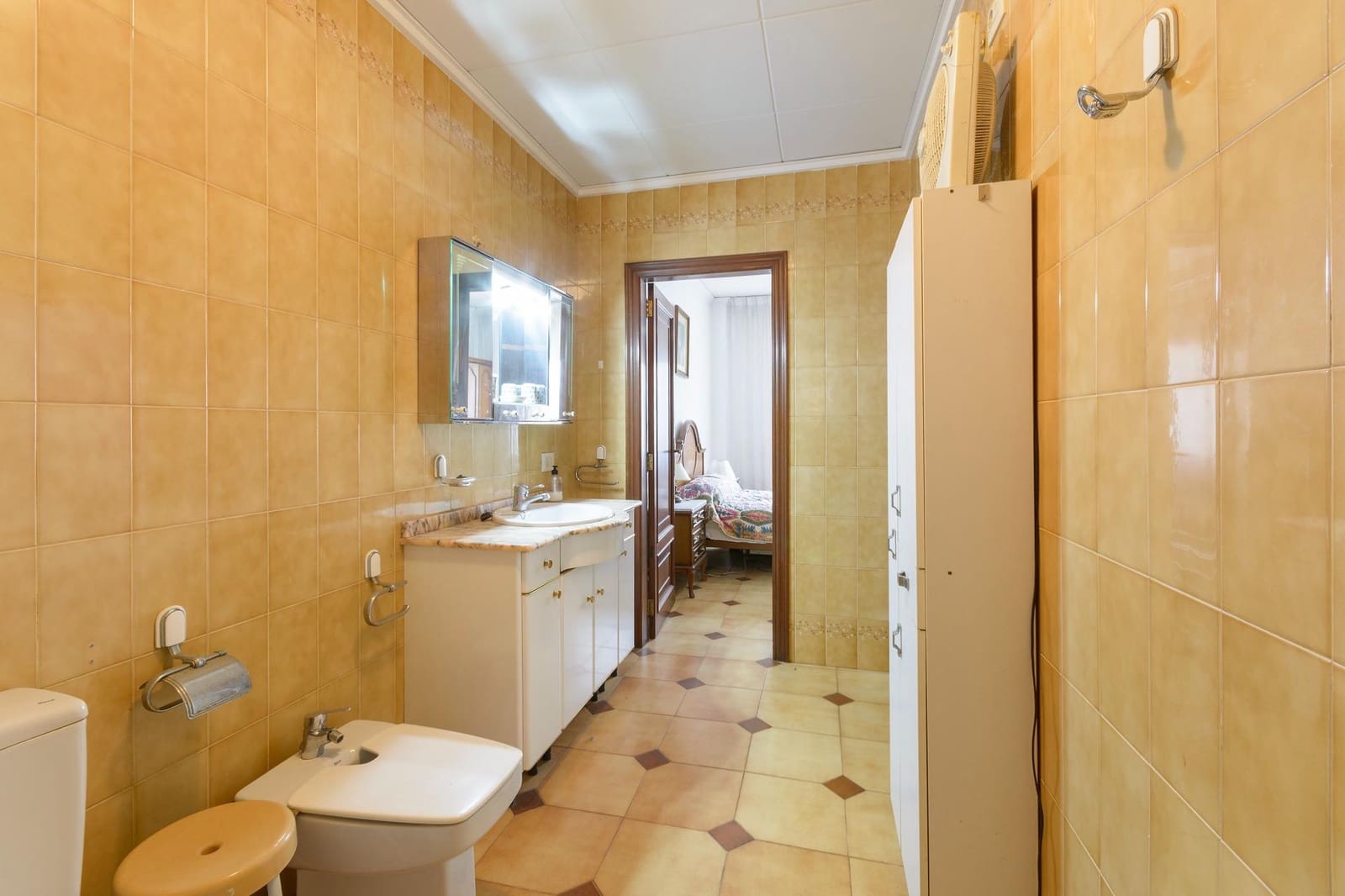 4 bedroom Townhouse for sale in Palma de Gandia with garage - € 225,000 (Ref: 9965385)