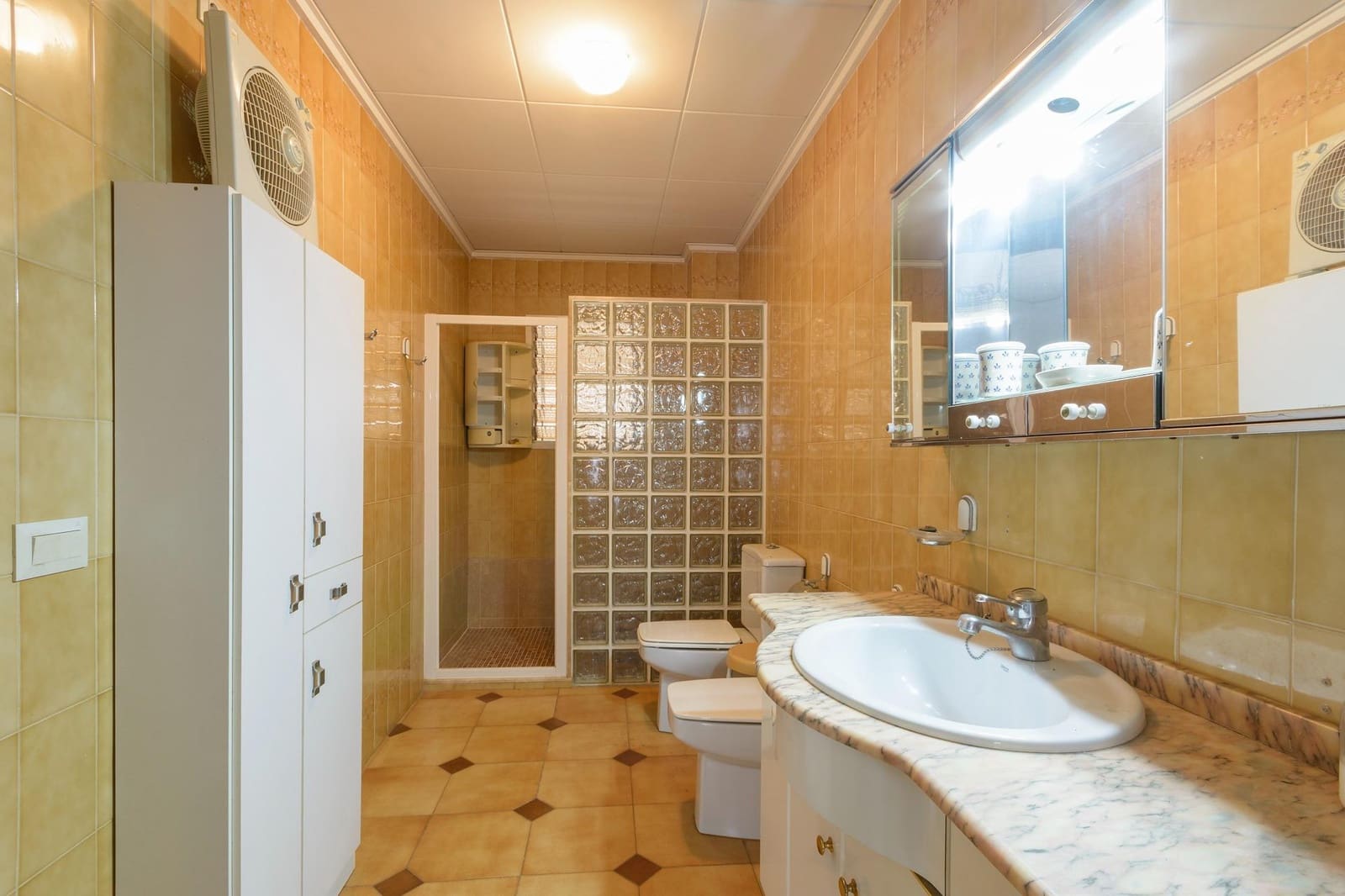 4 bedroom Townhouse for sale in Palma de Gandia with garage - € 225,000 (Ref: 9965385)
