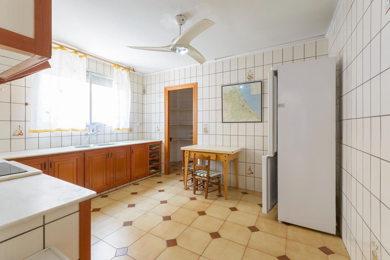 4 bedroom Townhouse for sale in Palma de Gandia with garage - € 225,000 (Ref: 9965385)