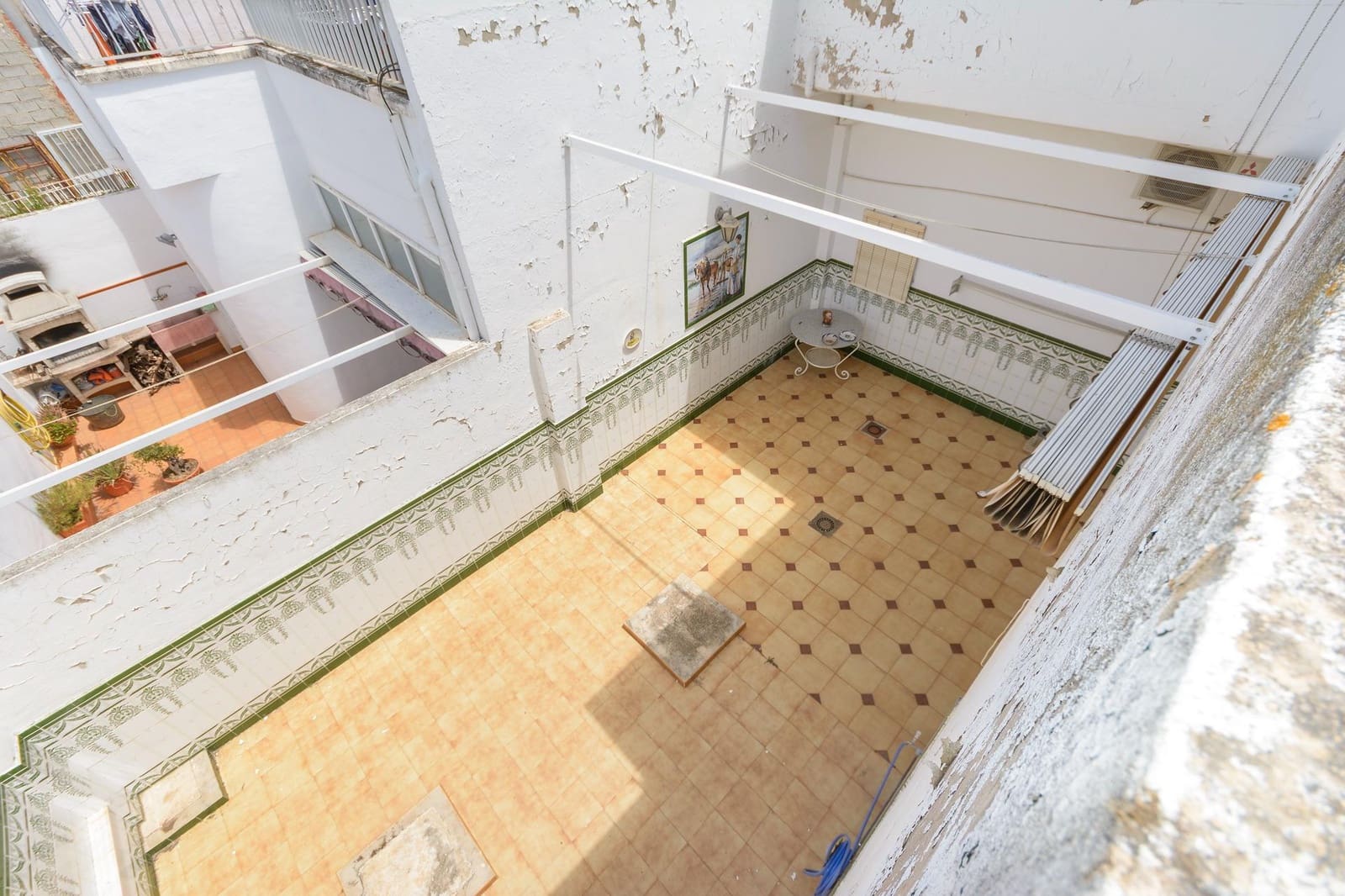 4 bedroom Townhouse for sale in Palma de Gandia with garage - € 225,000 (Ref: 9965385)