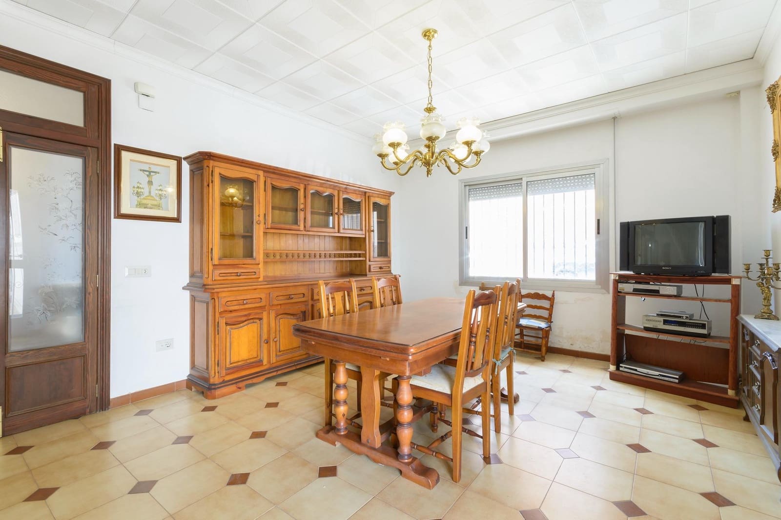 4 bedroom Townhouse for sale in Palma de Gandia with garage - € 225,000 (Ref: 9965385)