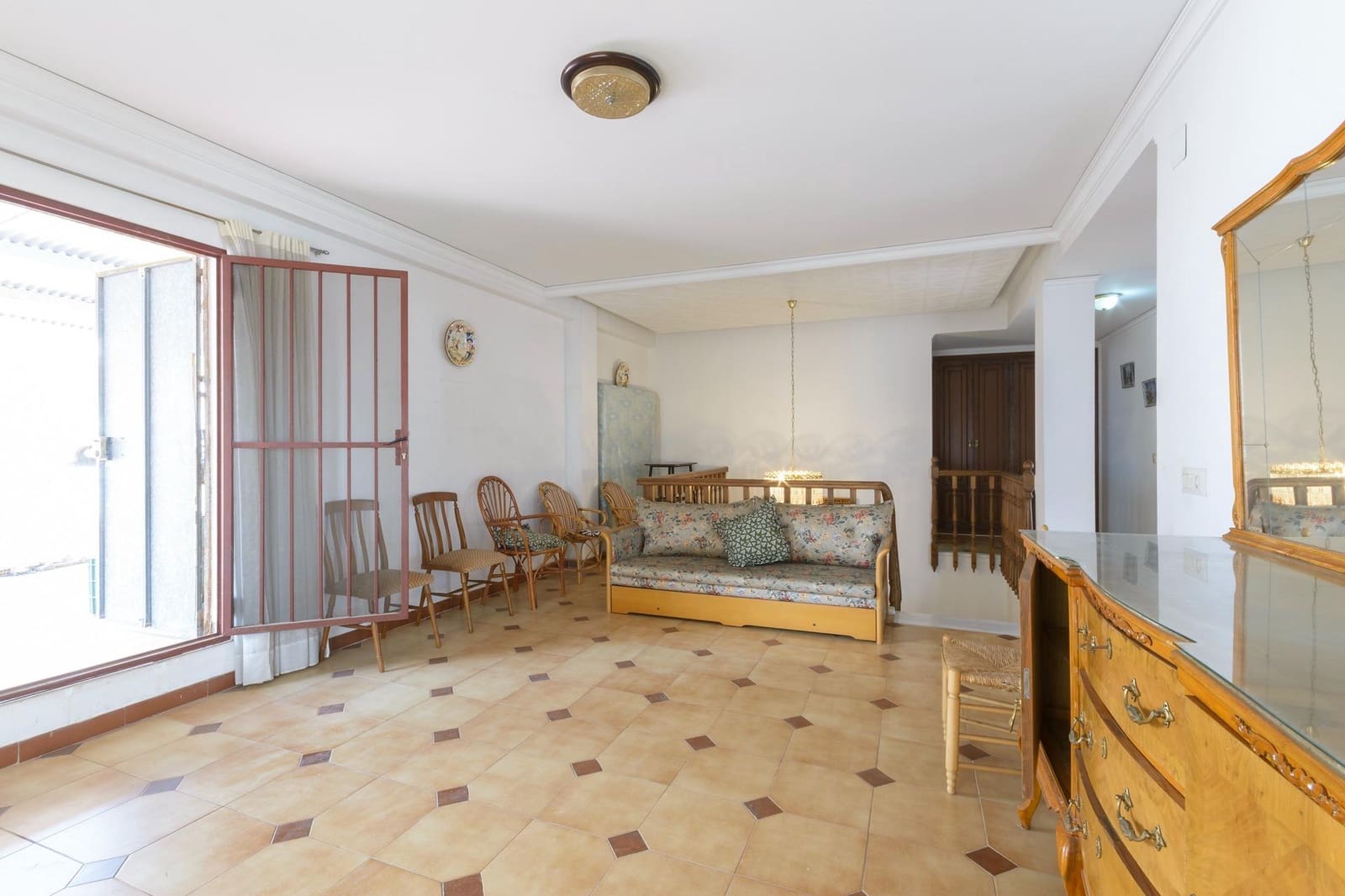 4 bedroom Townhouse for sale in Palma de Gandia with garage - € 225,000 (Ref: 9965385)