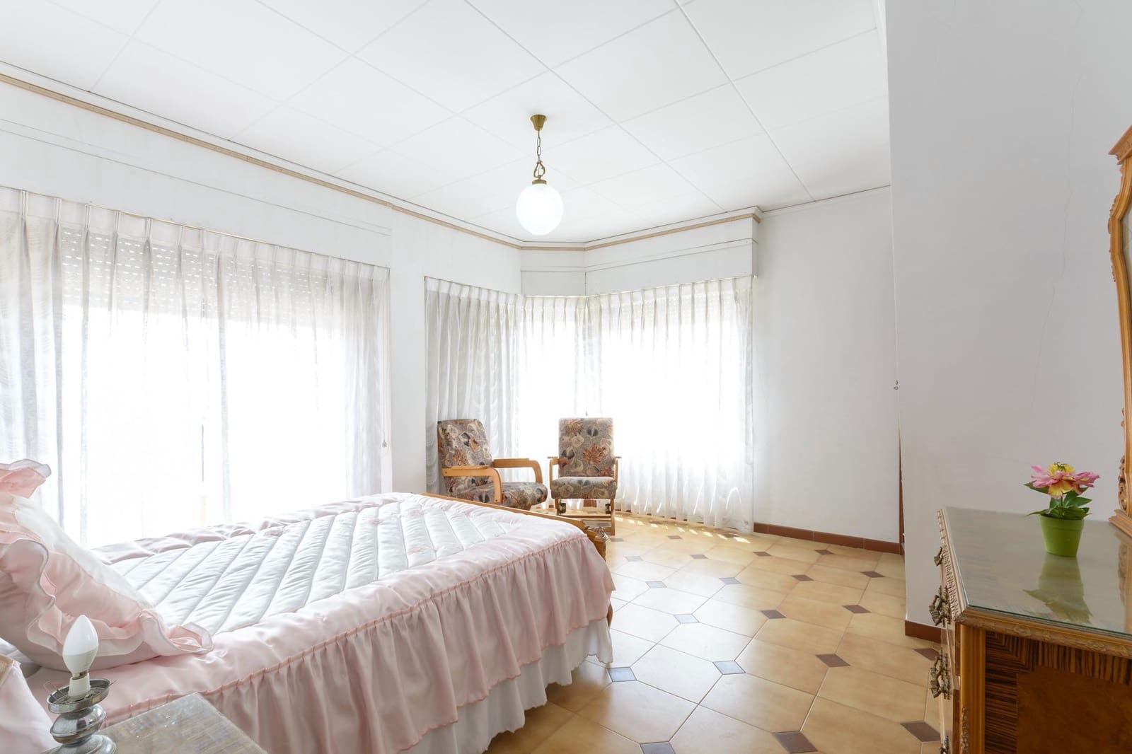 4 bedroom Townhouse for sale in Palma de Gandia with garage - € 225,000 (Ref: 9965385)