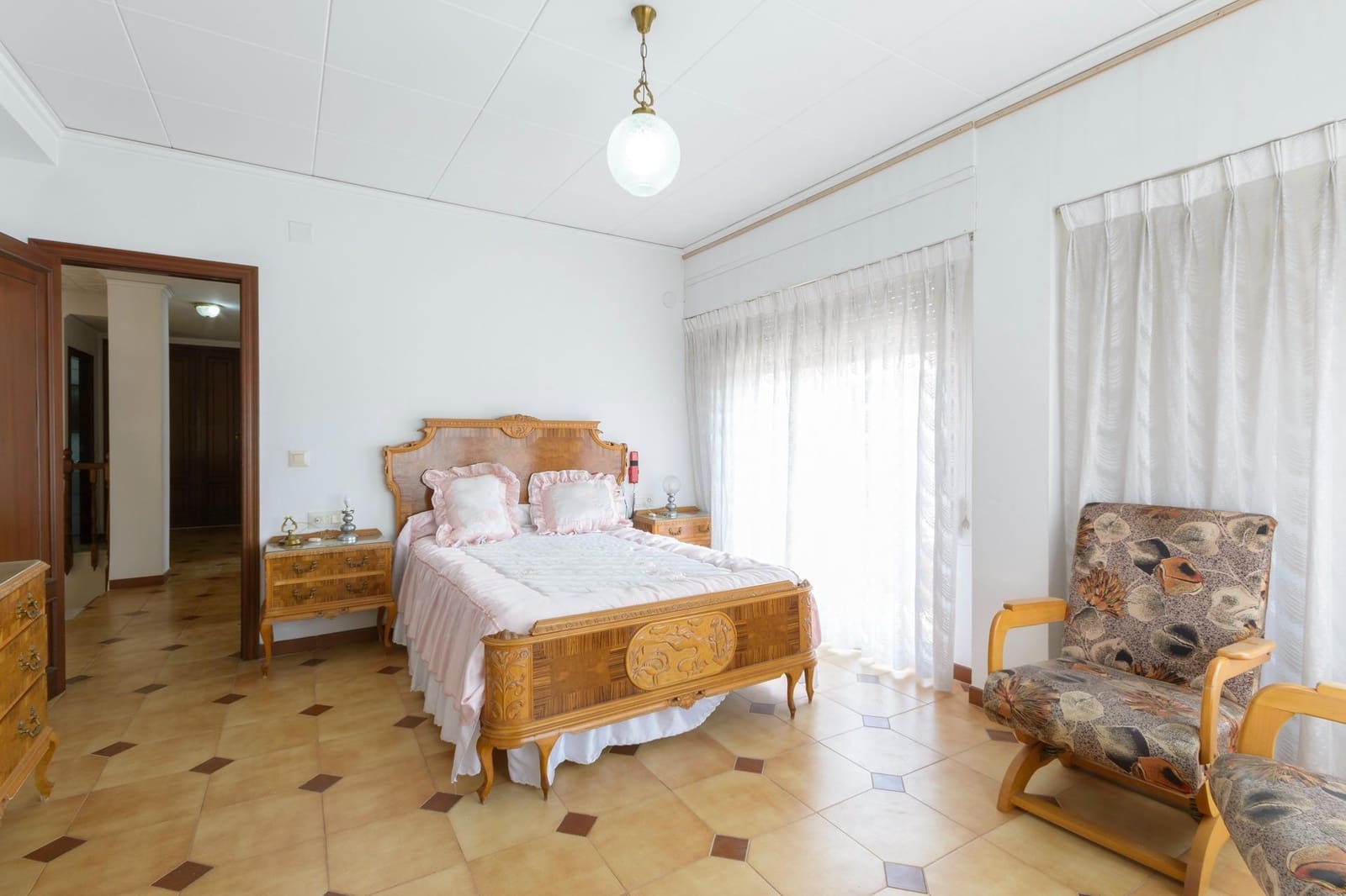 4 bedroom Townhouse for sale in Palma de Gandia with garage - € 225,000 (Ref: 9965385)