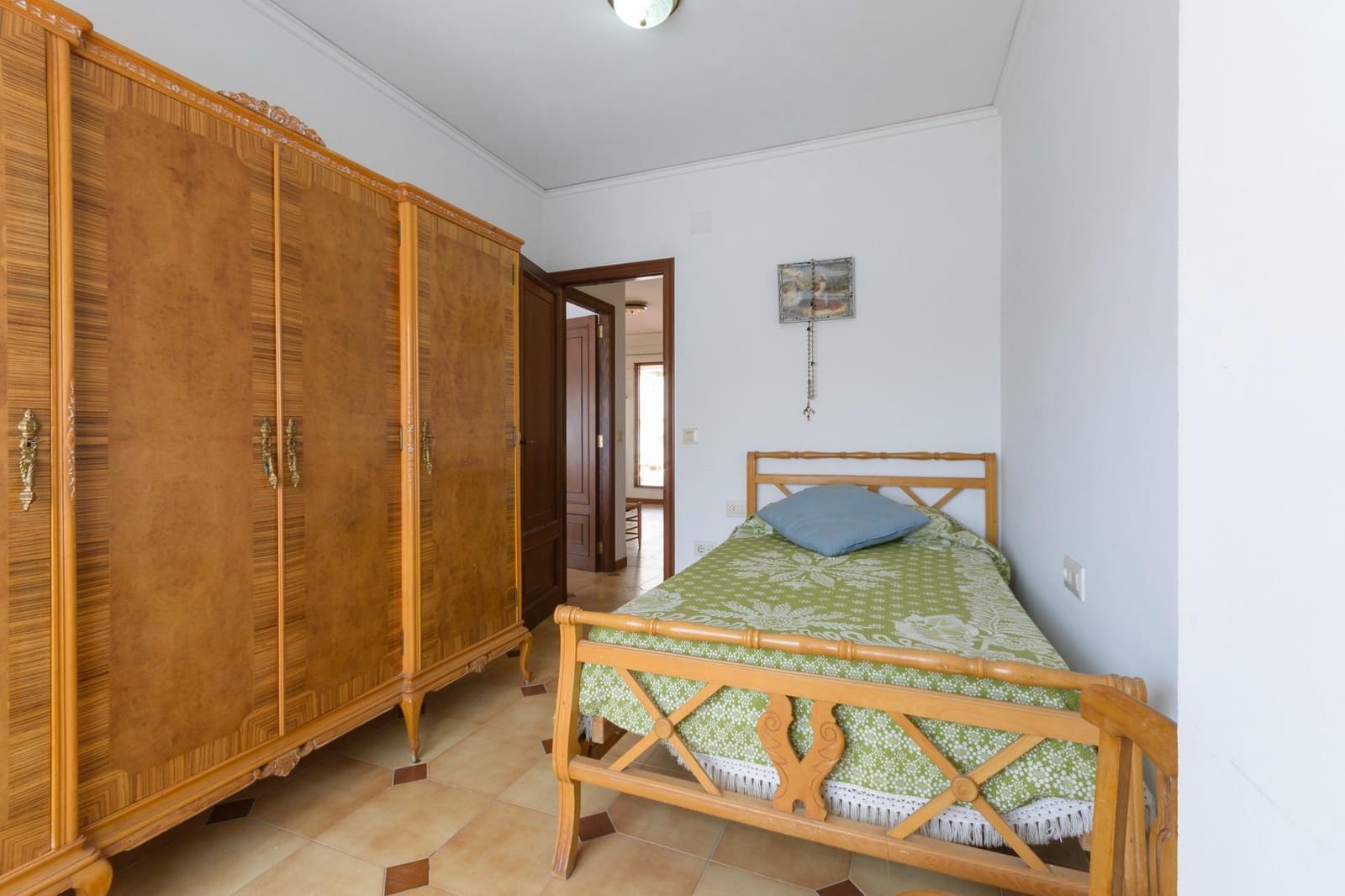 4 bedroom Townhouse for sale in Palma de Gandia with garage - € 225,000 (Ref: 9965385)
