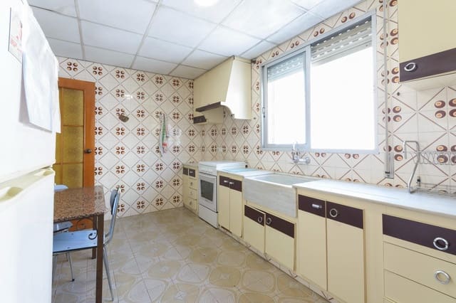 Casa de 8 habitaciones en Real de Gandía en venta con garaje - 198.000 € (Ref: 9970731)
