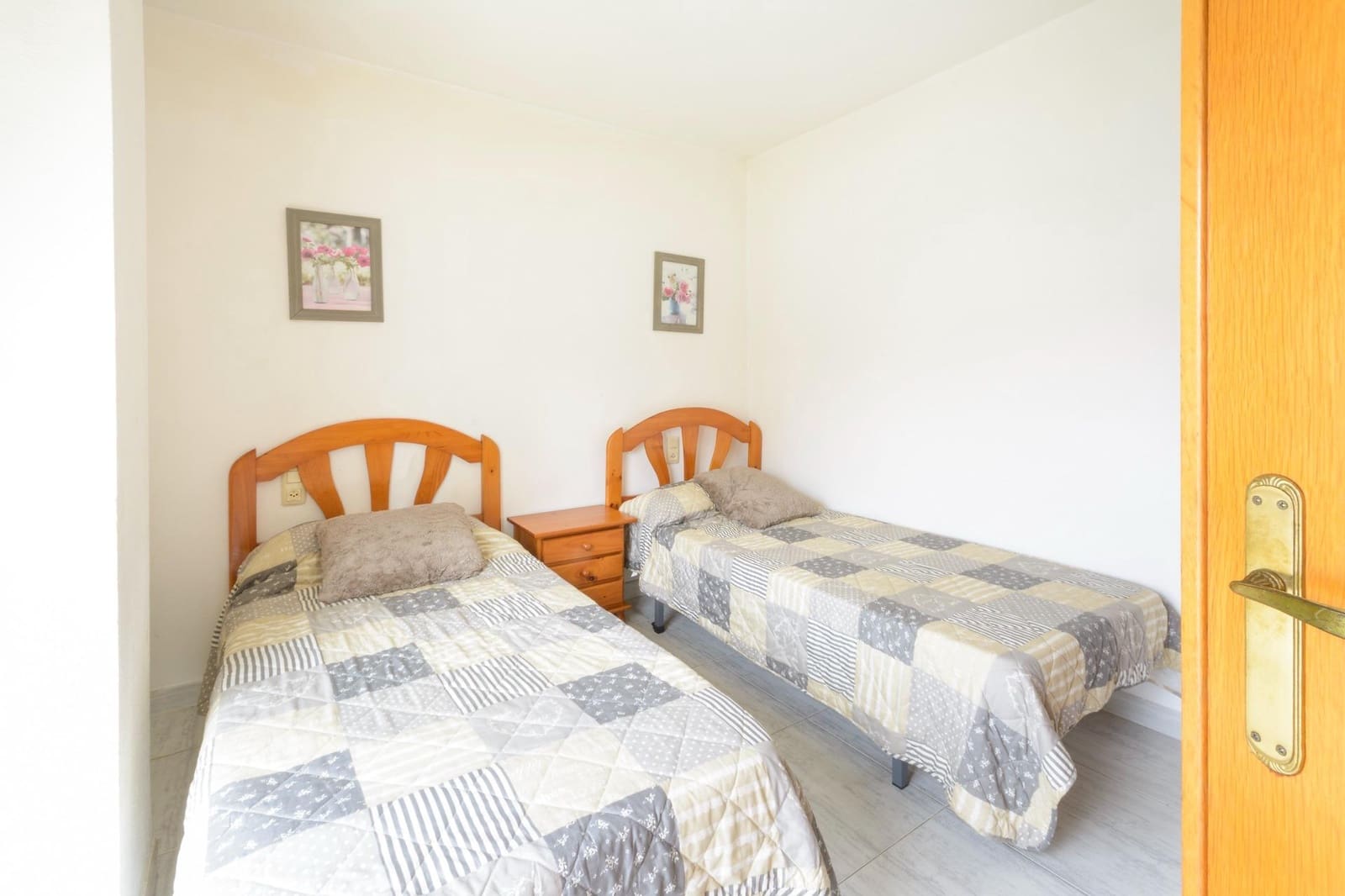 1 slaapkamer Appartement te koop in Gandia met zwembad - € 136.000 (Ref: 9985077)