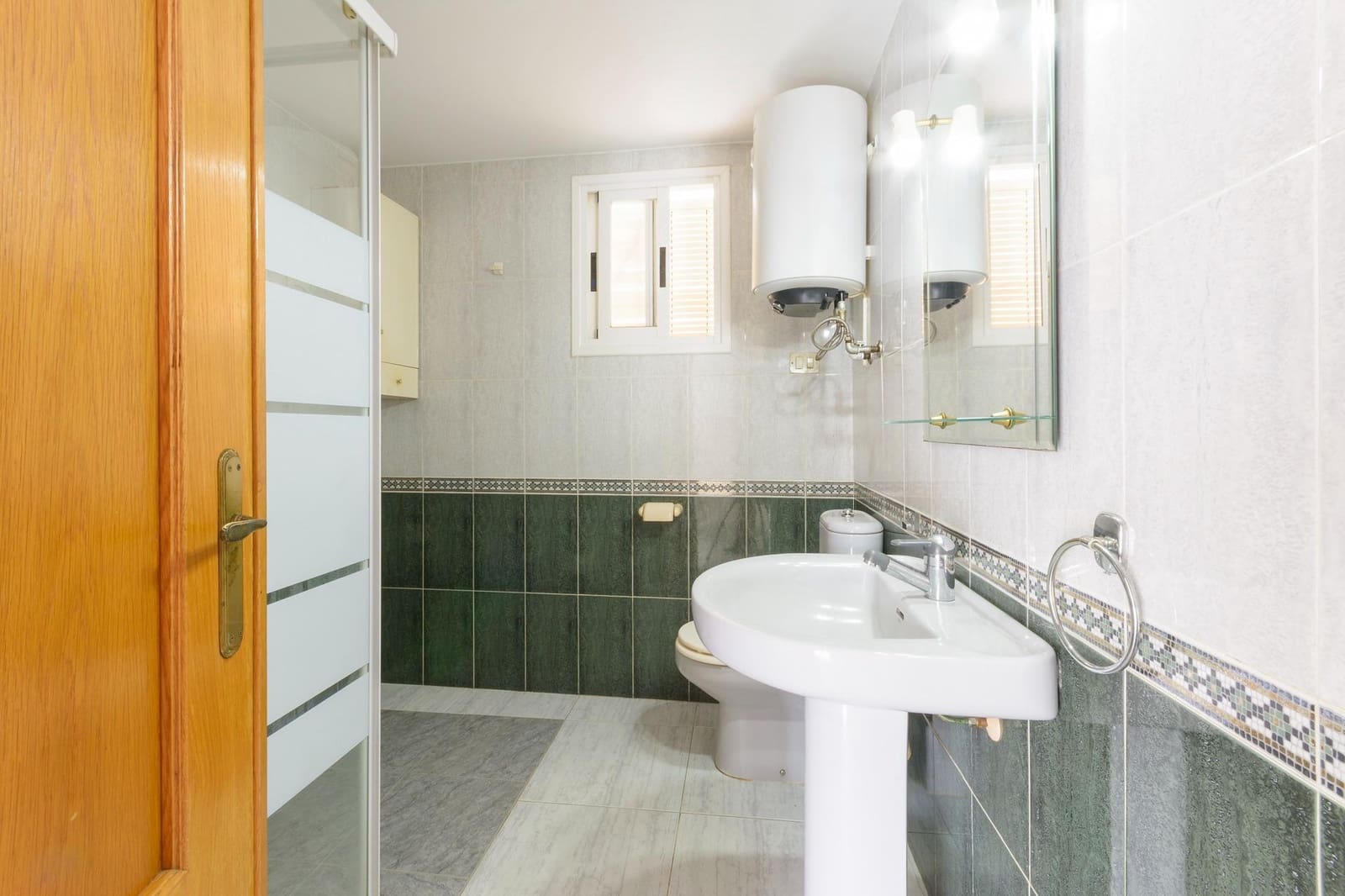 1 slaapkamer Appartement te koop in Gandia met zwembad - € 136.000 (Ref: 9985077)