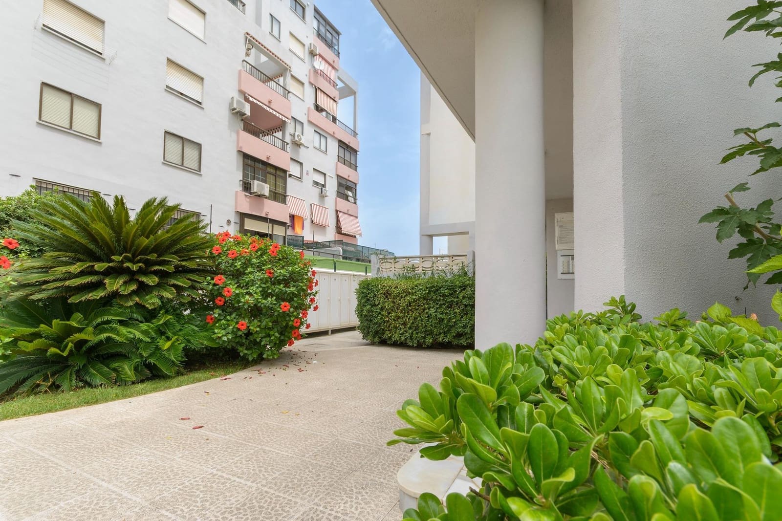 1 slaapkamer Appartement te koop in Gandia met zwembad - € 136.000 (Ref: 9985077)