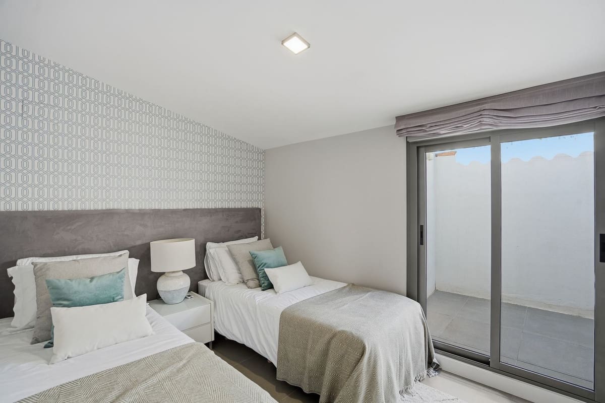 3 bedroom Penthouse for sale in Benalmadena with pool garage - € 687,000 (Ref: 9524594)