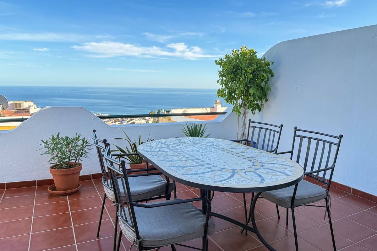 3 bedroom Penthouse for sale in Benalmadena with pool garage - € 599,000 (Ref: 9524598)
