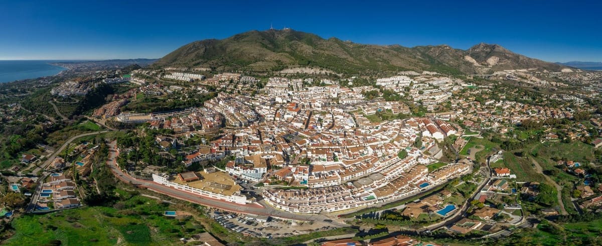 3 bedroom Penthouse for sale in Benalmadena with pool garage - € 599,000 (Ref: 9524598)