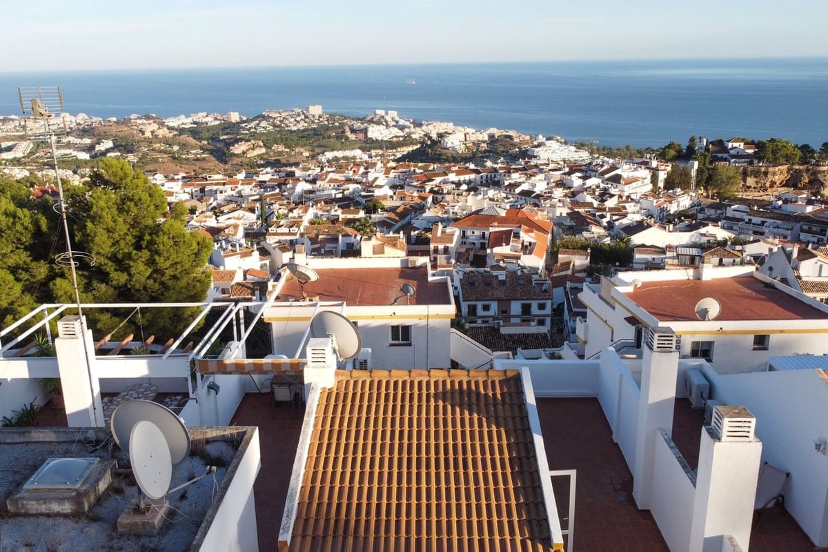 3 bedroom Penthouse for sale in Benalmadena with pool garage - € 599,000 (Ref: 9524598)