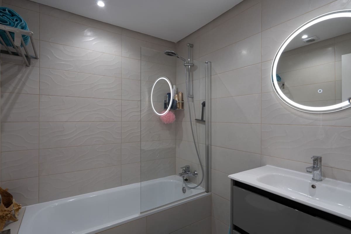 2 sypialnia Apartament na sprzedaż w La Cala de Mijas z basenem garażem - 649 950 € (Ref: 9524603)