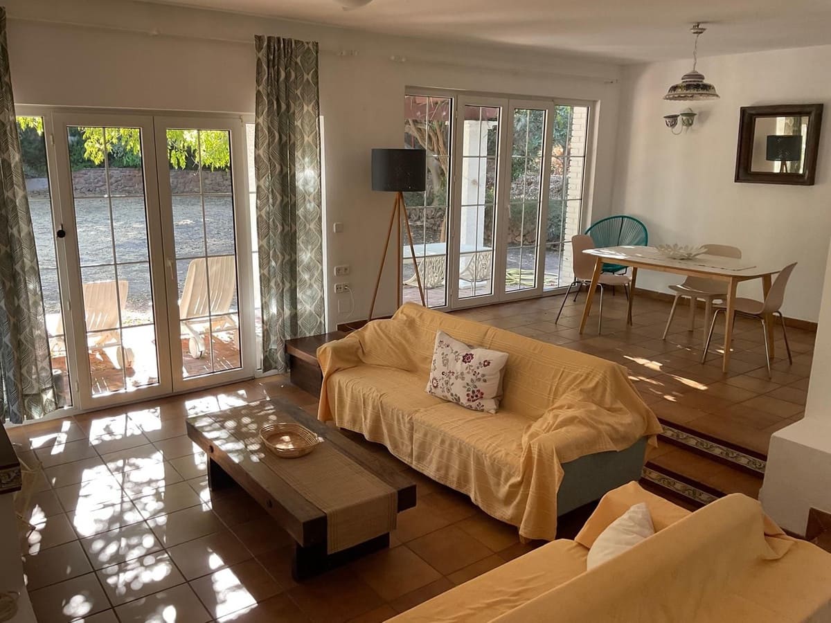 2 makuuhuone Huvila vuokrattavana paikassa Benalmadena mukana uima-altaan - 1 650 € (Ref: 9524604)