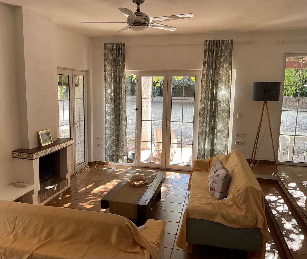 2 bedroom Villa for rent in Benalmadena with pool - € 1,650 (Ref: 9524604)