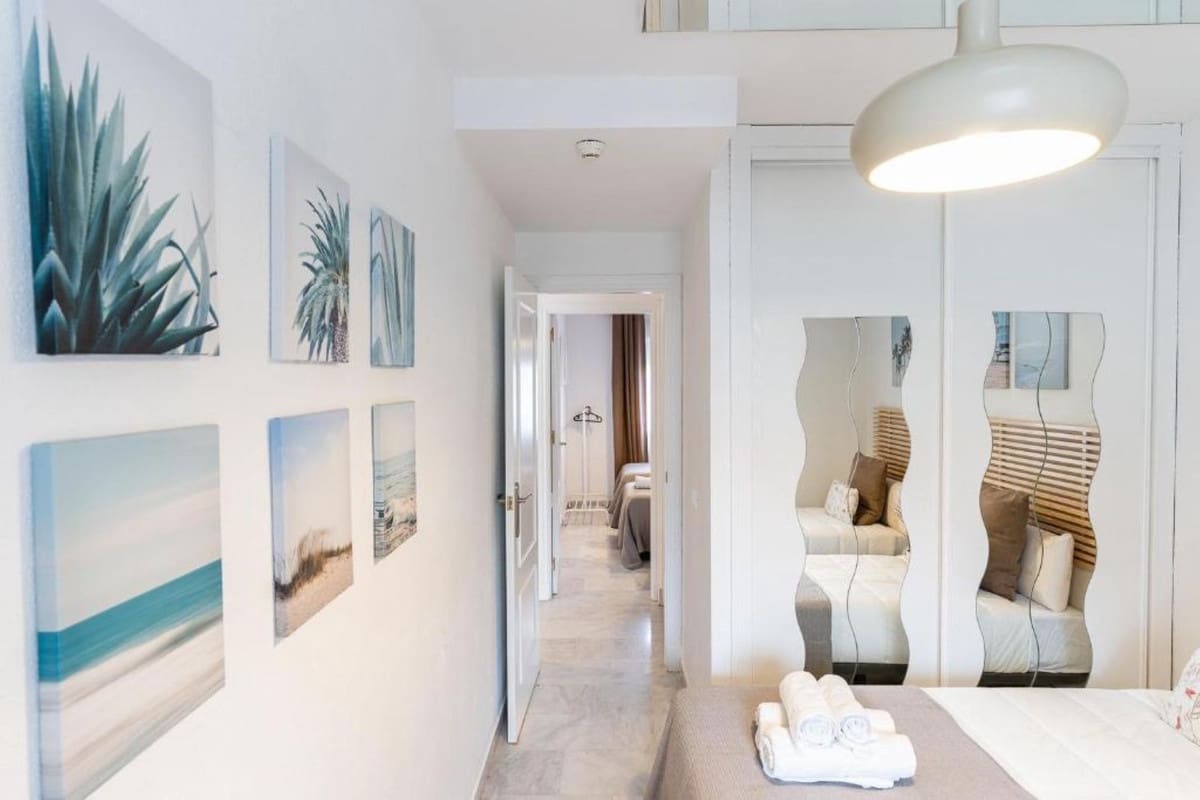 2 bedroom Apartment for sale in Benalmadena with pool - € 320,000 (Ref: 9603396)