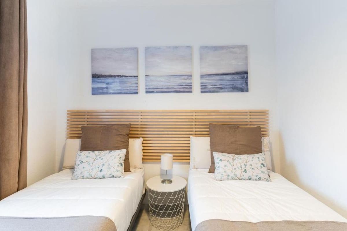 2 bedroom Apartment for sale in Benalmadena with pool - € 320,000 (Ref: 9603396)